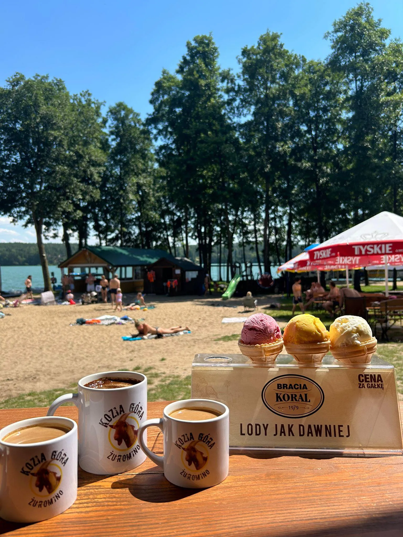 Kawa i lody na plaży